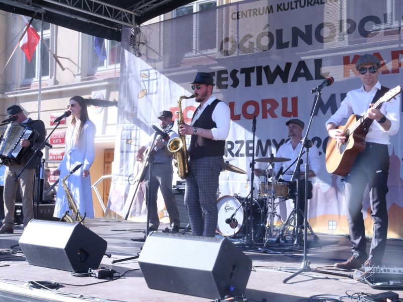 kapela retro swing