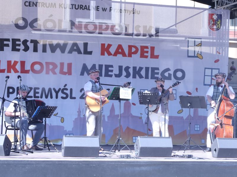 kapela tonko z dynowa