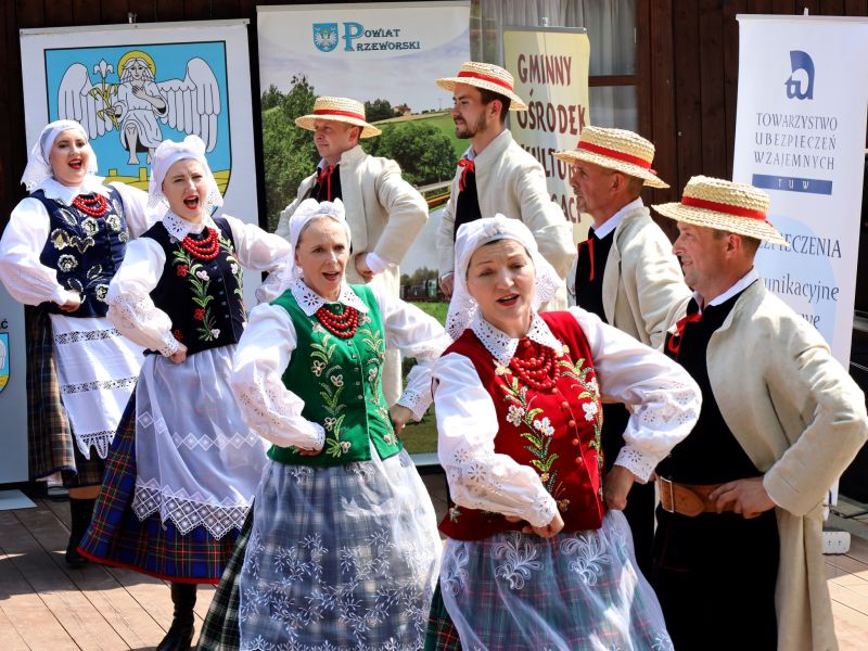 1 grupa jublieuszowa zespolu piesni i tanca hryzniacy