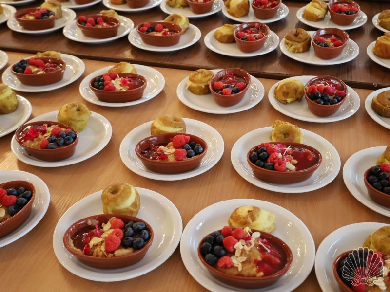 kasza z grzanek w maslny dzien z jablkami nadziewanymi